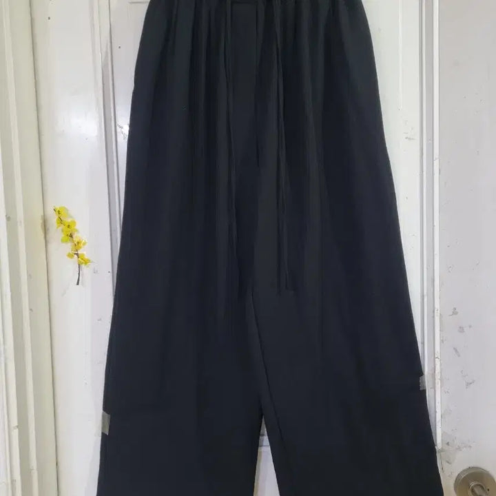 [BUNJANG] Black Wide Leg Trousers / 봄 여름  검정  와이드. 면. 통바지. 깨끗해요. 77까지