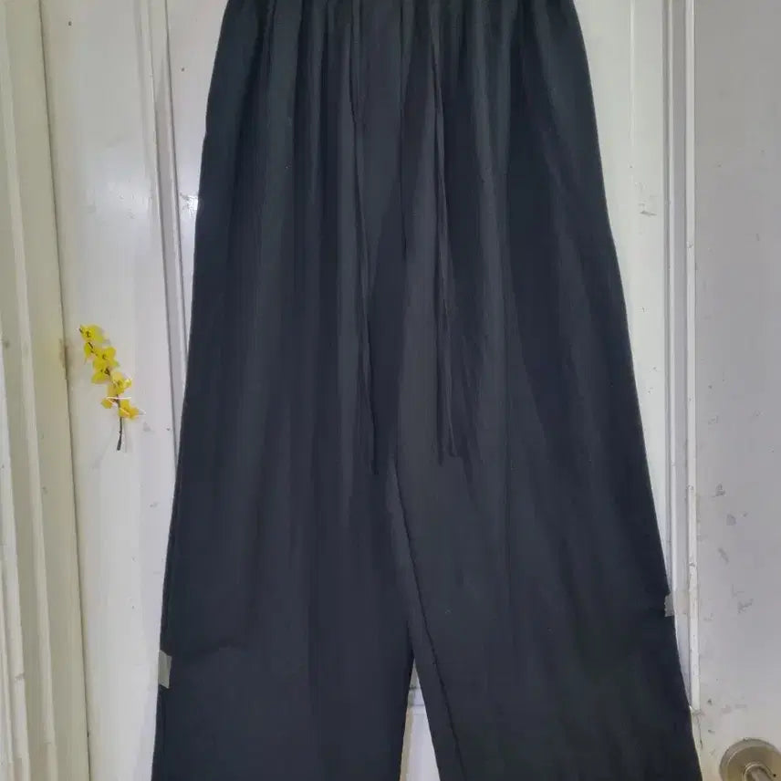 [BUNJANG] Black Wide Leg Trousers / 봄 여름  검정  와이드. 면. 통바지. 깨끗해요. 77까지