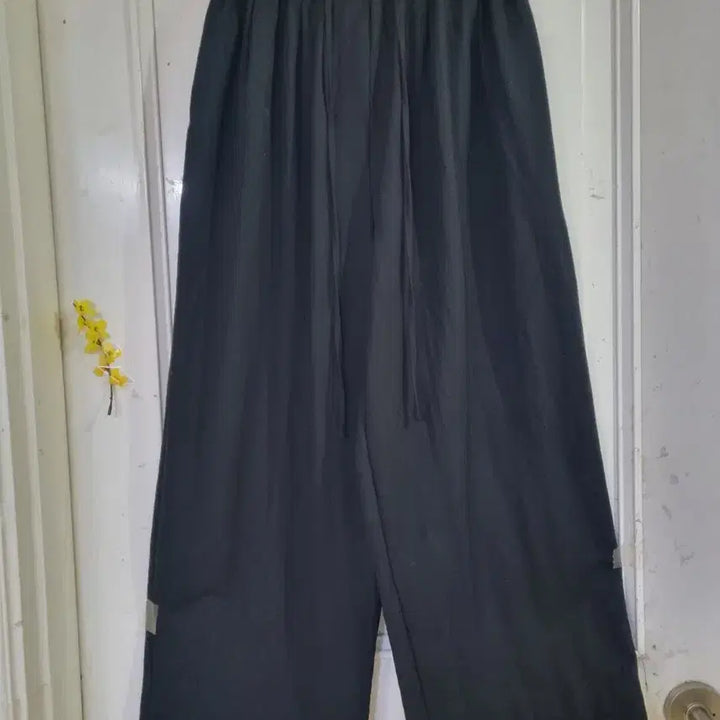 [BUNJANG] Black Wide Leg Trousers / 봄 여름  검정  와이드. 면. 통바지. 깨끗해요. 77까지