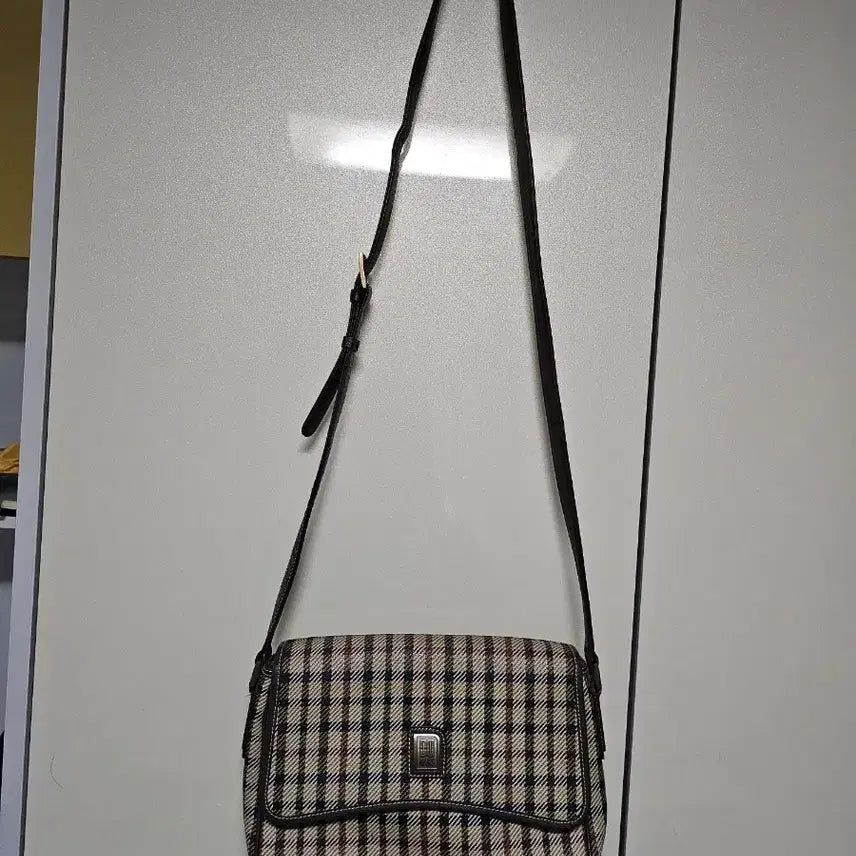 [BUNJANG] Daks Checkered Crossbody Bag / 닥스 체크무늬 크로스백 가방