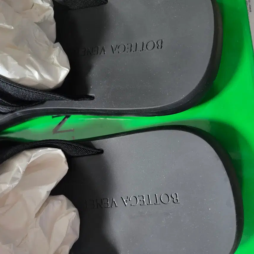 [BUNJANG] Bottega Veneta Flat Mules Black / [44] 보테가 베네타 플랫 뮬 블랙