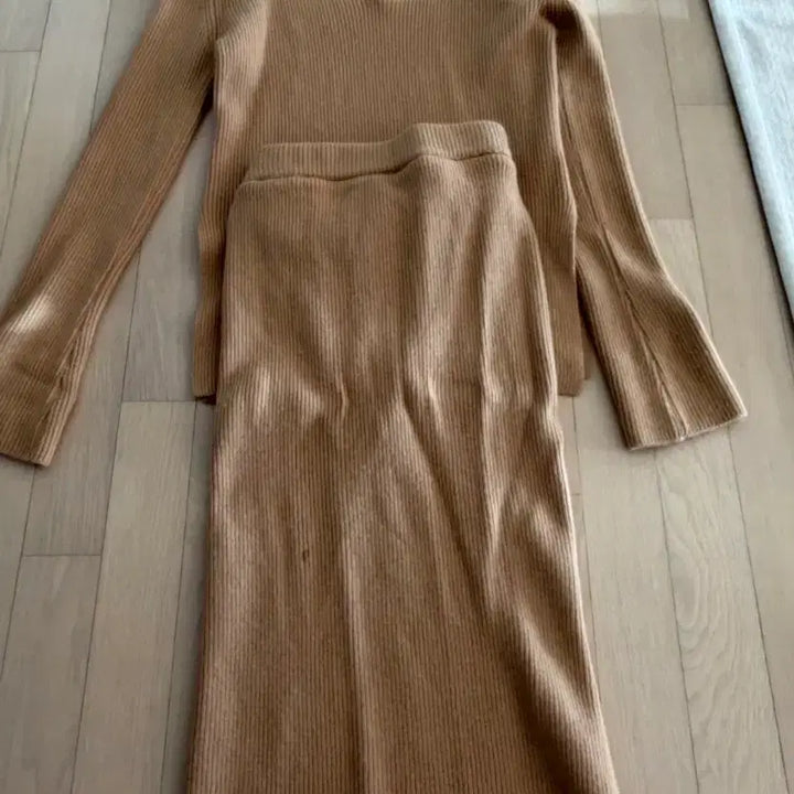 [BUNJANG] Beige Knit Two-Piece Set / 니트 투피스 세트 베이지