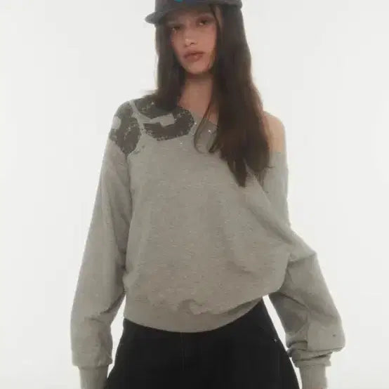 [BUNJANG] Midnight Move 89 One-Shoulder Crop Sweatshirt / 미드나잇 무브 크롭 89 원오프숄더 맨투맨 새상품