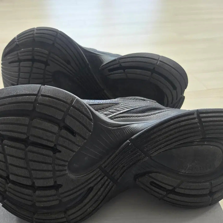 [SOLD OUT] [43] 발렌시아가 서킷 스니커즈 블랙