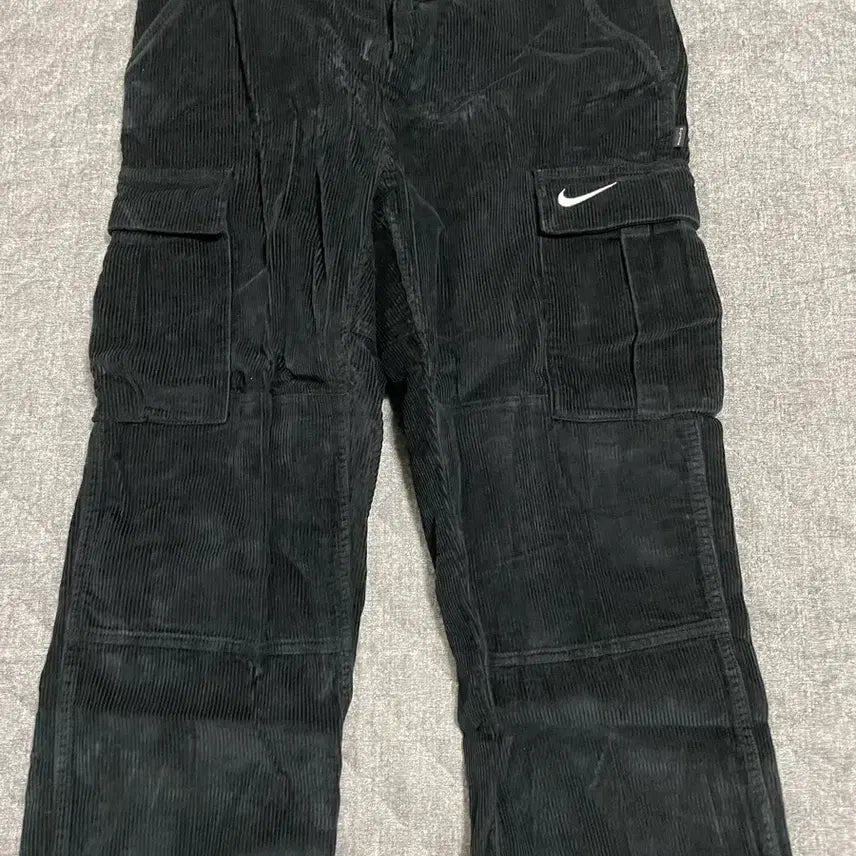 [BUNJANG] Supreme Nike Corduroy Cargo Pants Black / L 슈프림x나이키 슈나 아크 코듀로이 카고 팬츠 블랙