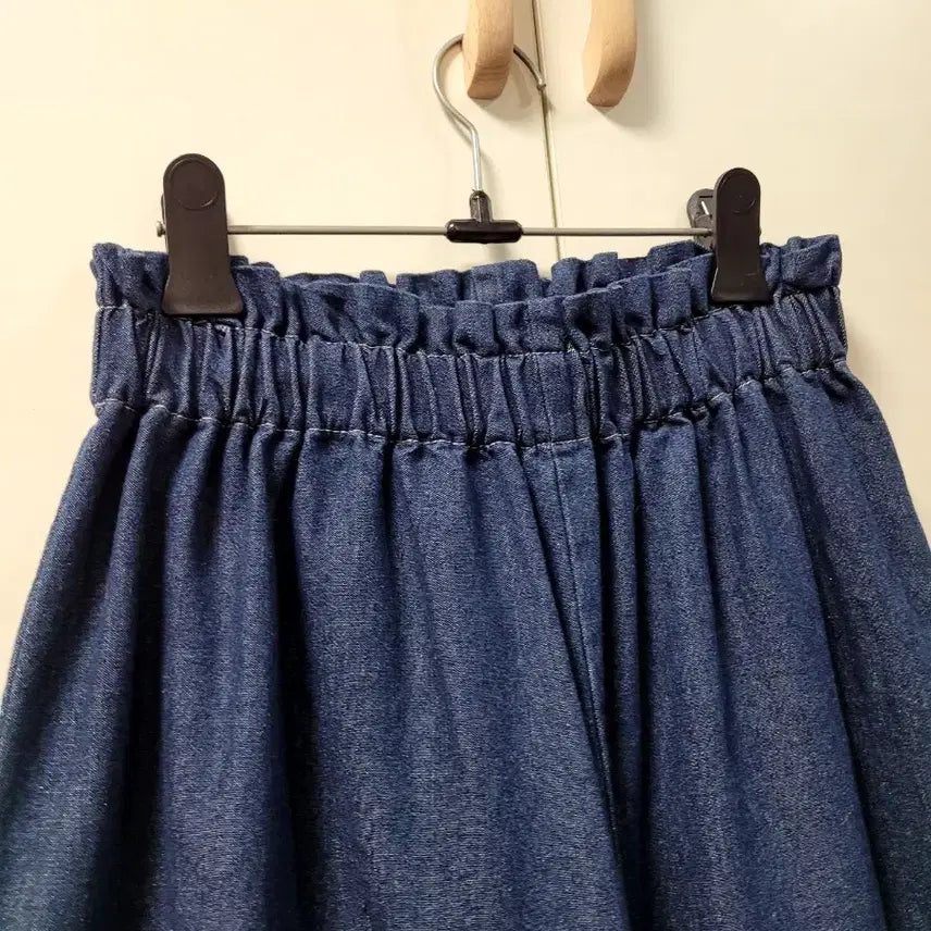 [BUNJANG] Wide Denim Pants with Frill Detail / 청바지 데님 와이드 밴딩 프릴 바지