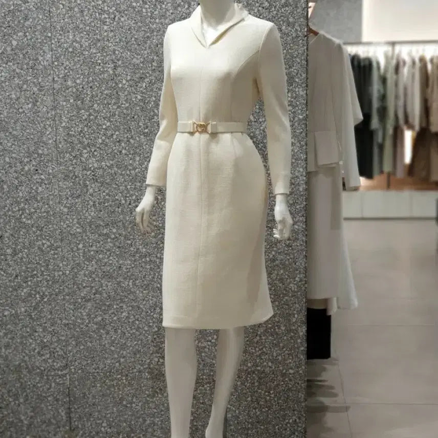 [SOLD OUT] 지고트 윙칼라 머메이드 원피스 (결혼식2부/상견례/아나운서/돌잔치룩)