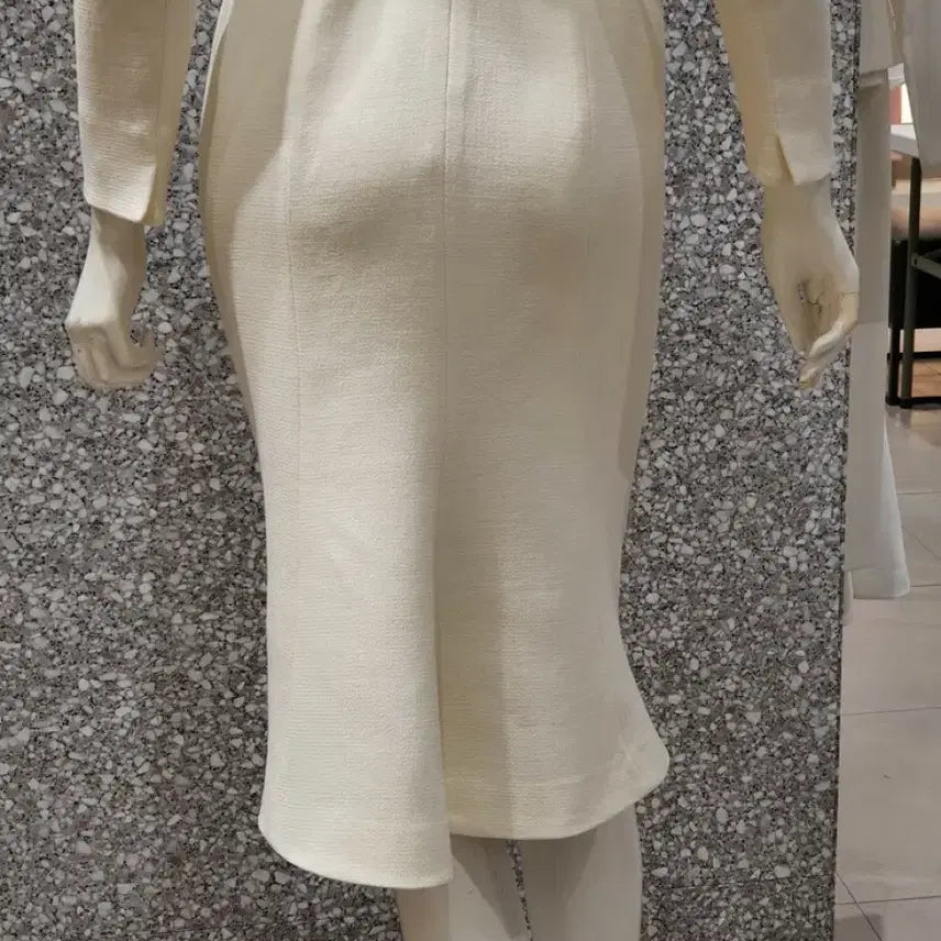 [SOLD OUT] 지고트 윙칼라 머메이드 원피스 (결혼식2부/상견례/아나운서/돌잔치룩)