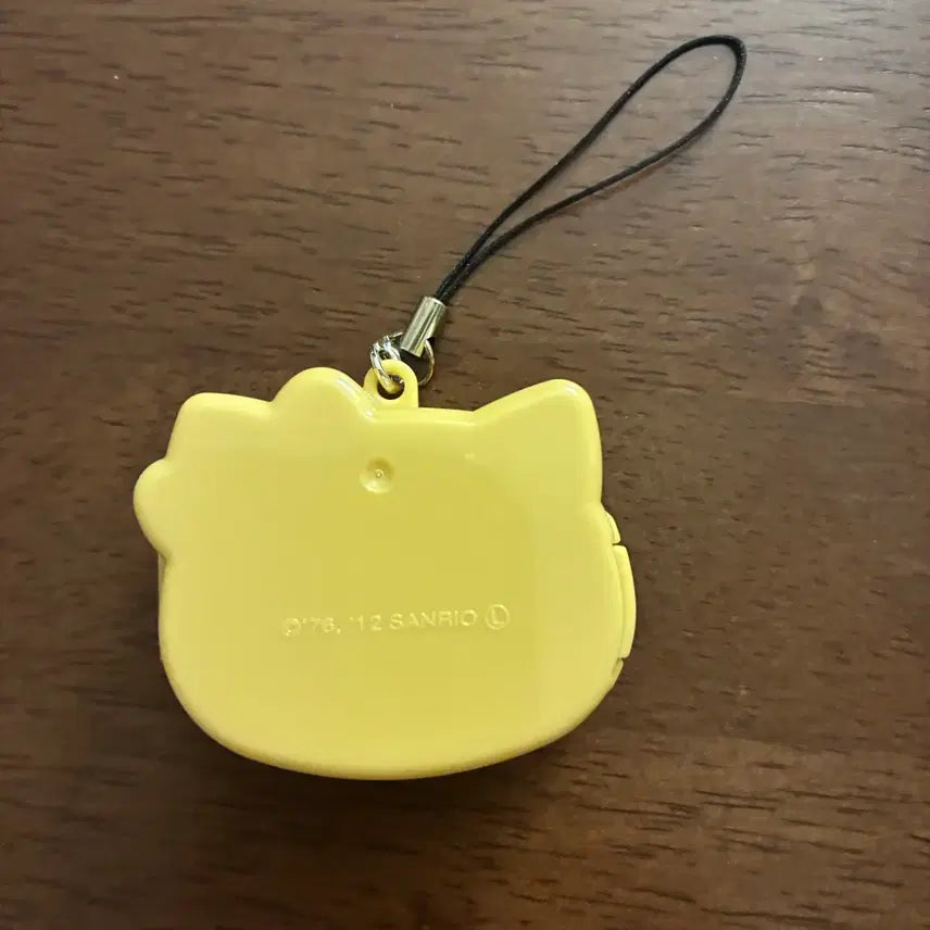 [BUNJANG] Sanrio Tanning Kitty Mini Case Strap Keyring / 산리오 태닝 키티 미니 케이스 스트랩 키링