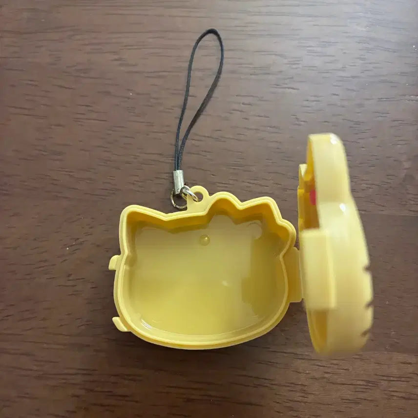 [BUNJANG] Sanrio Tanning Kitty Mini Case Strap Keyring / 산리오 태닝 키티 미니 케이스 스트랩 키링