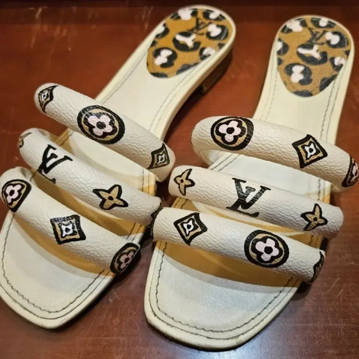 [BUNJANG] Louis Vuitton Monogram White Leopard Print Slippers / 루이비통 여성 모노그램 슬리퍼 37