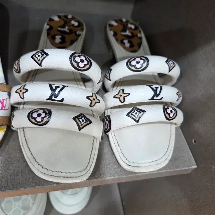 [BUNJANG] Louis Vuitton Monogram White Leopard Print Slippers / 루이비통 여성 모노그램 슬리퍼 37