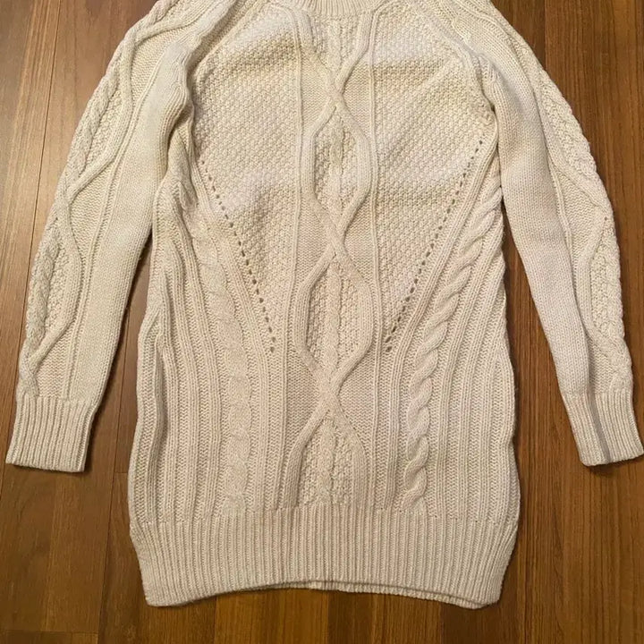 [BUNJANG] Atelier Vanessa Bruno Ivory Cable Knit / 아떼 바네사브루노 아이보리 케이블 니트