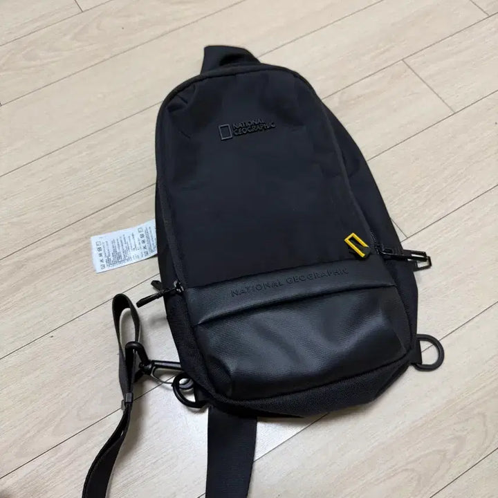 [BUNJANG] National Geographic Sling Bag / 내셔널지오그래픽 블랙 슬링백 가방