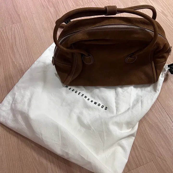 [BUNJANG] Magishwood Soft Tote Bag Brown / 마지셔우드 소프트 토트백 브라운 + 더스트백
