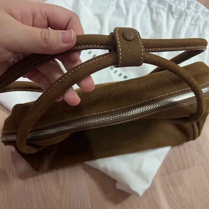 [BUNJANG] Magishwood Soft Tote Bag Brown / 마지셔우드 소프트 토트백 브라운 + 더스트백