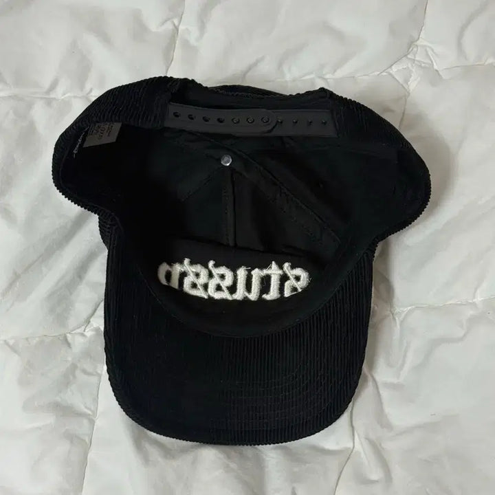 [BUNJANG] Stussy Mid Depth Old English Snapback Black / 스투시 미드 뎁스 올드 잉글리쉬 스냅백 블랙