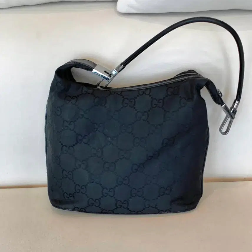 [BUNJANG] Gucci GG Nylon Hobo Bag / 구찌 GG 나일론 호보백