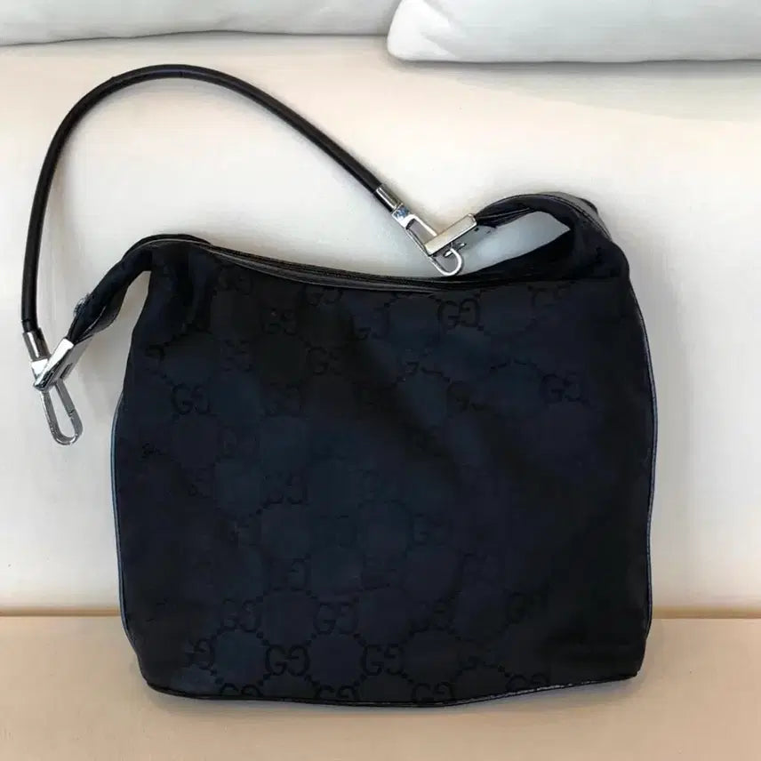 [BUNJANG] Gucci GG Nylon Hobo Bag / 구찌 GG 나일론 호보백