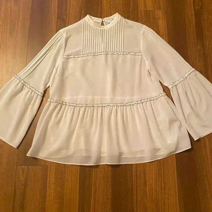 [BUNJANG] Paul Smith White Frill Blouse / 화이트 프릴 블라우스 긴팔 쉬폰 (폴 스미스)