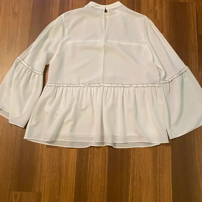 [BUNJANG] Paul Smith White Frill Blouse / 화이트 프릴 블라우스 긴팔 쉬폰 (폴 스미스)