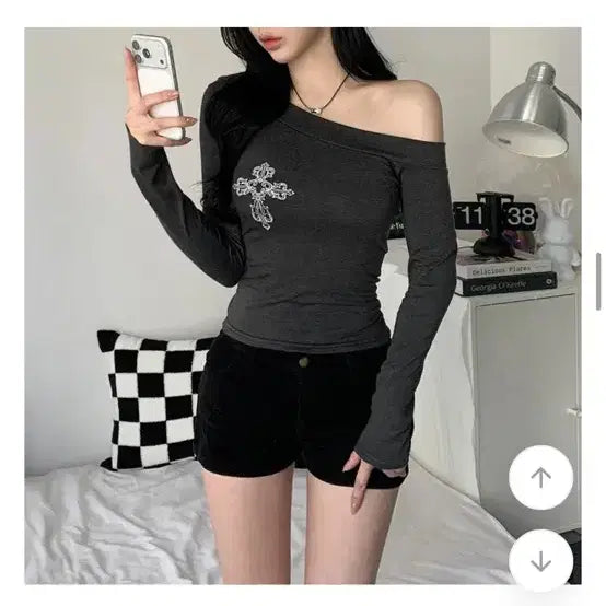 [SOLD OUT] 에이블리 크로스십자가 오프숄더