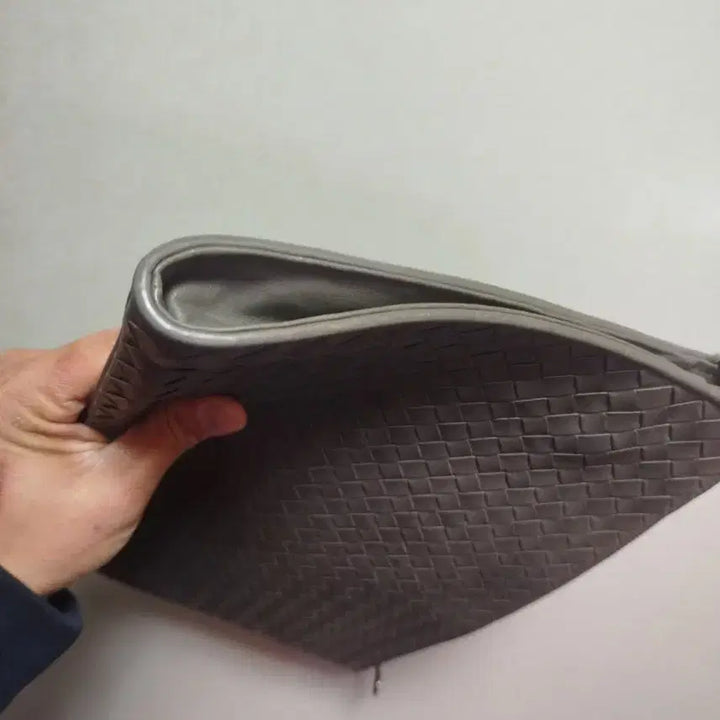 [BUNJANG] Bottega Veneta Woven Leather Clutch (Large) / 상태좋은 보테가베네타 짜임가죽 클러치 라지사이즈