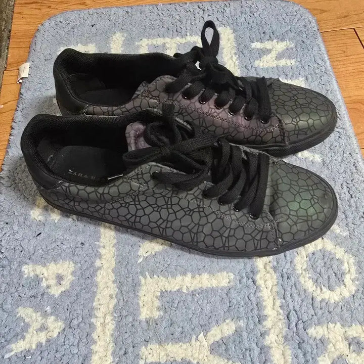 [BUNJANG] ZARA Man Honeycomb Pattern Sneakers / 자라 맨 벌집 패턴 스니커즈 판매합니다