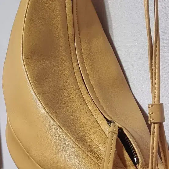 [BUNJANG] Archivepke Large Signature Pling Bag / 아카이브앱크  라지 시그니처 플링백 3웨이백