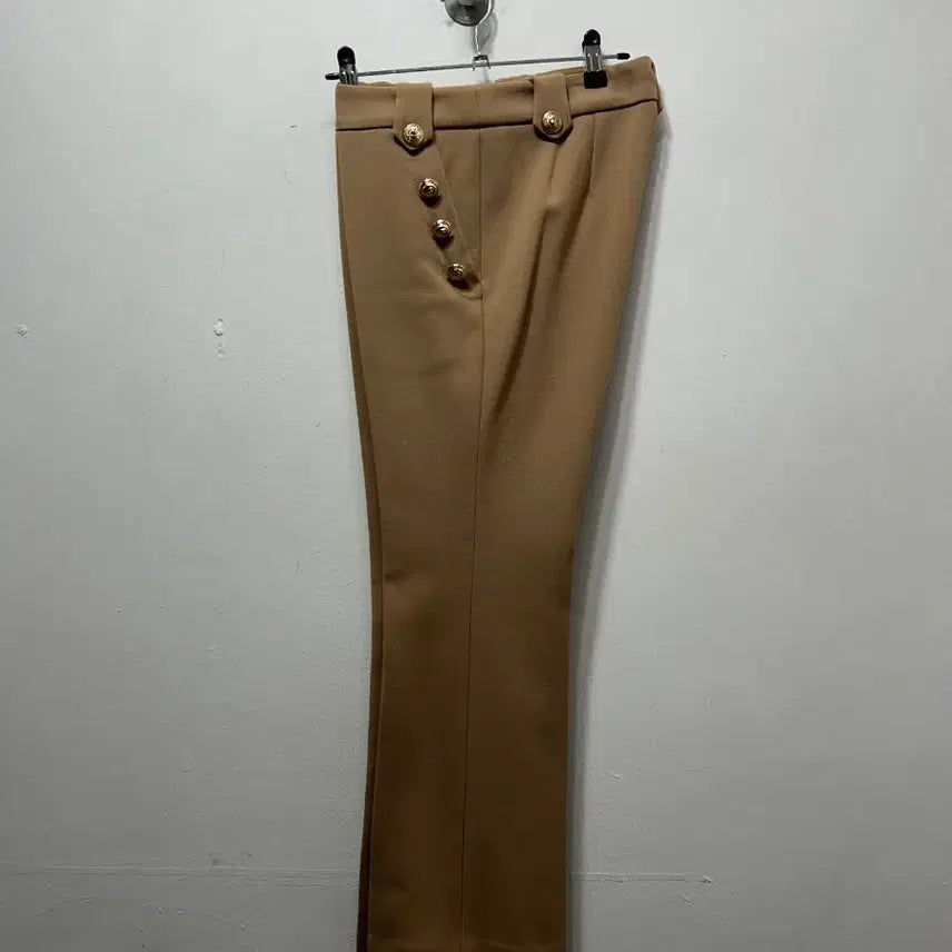 [BUNJANG] Beige Slacks with Gold Button Details (Women&