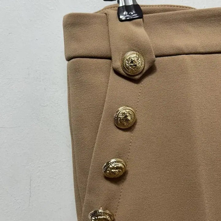 [BUNJANG] Beige Slacks with Gold Button Details (Women&
