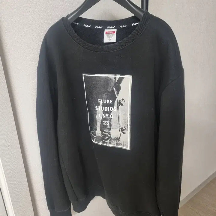 [BUNJANG] Fluke Studio Black Sweatshirt (L) / Fluke 스튜디오 블랙 맨투맨 티셔츠 L