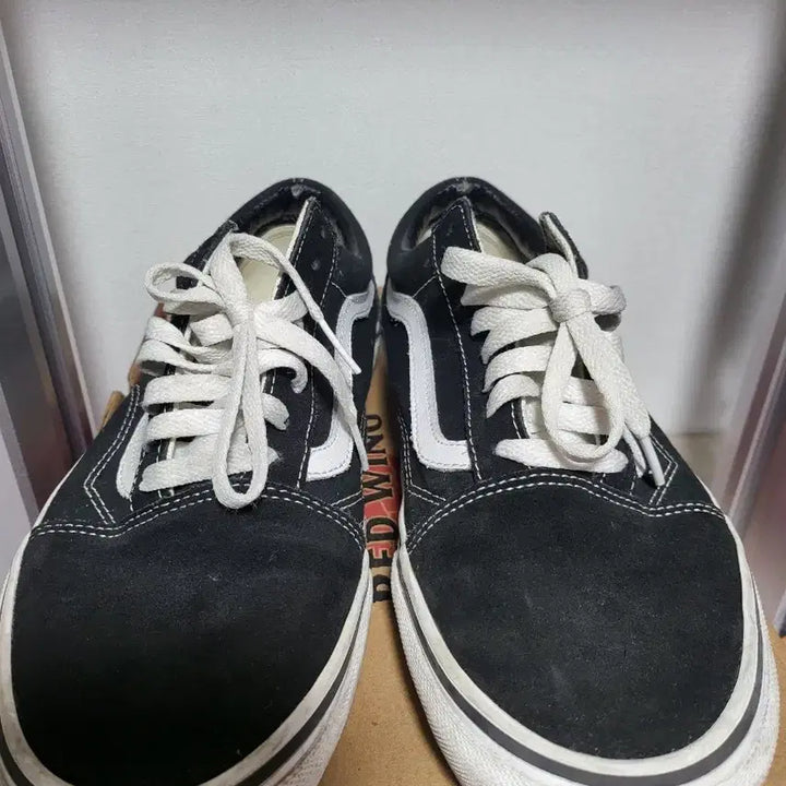 [BUNJANG] Vans Old Skool Black Sneakers (Size 280) / 반스 올드스쿨 블랙 스니커즈 280