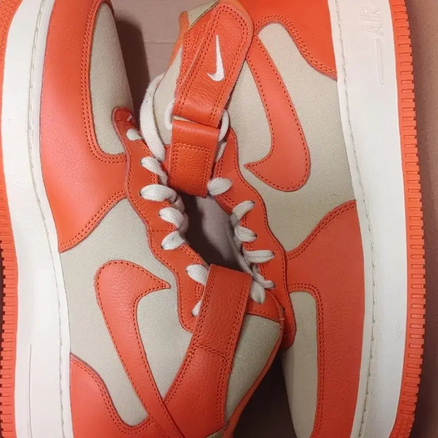 [BUNJANG] Nike Air Force 1 Mid Gold Orange Sneakers / 새상품)나이키 275 에어포스1 미드 골드 오렌지 FB2036 700