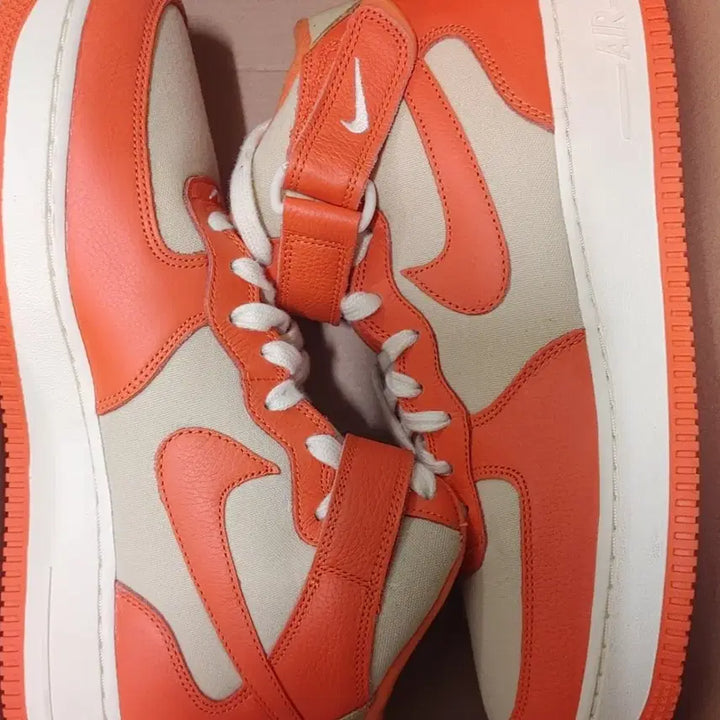 [BUNJANG] Nike Air Force 1 Mid Gold Orange Sneakers / 새상품)나이키 275 에어포스1 미드 골드 오렌지 FB2036 700
