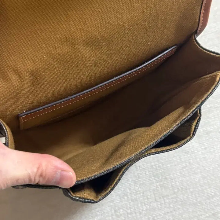 [SOLD OUT] 셀린느 트리오페 폴코백 디미움