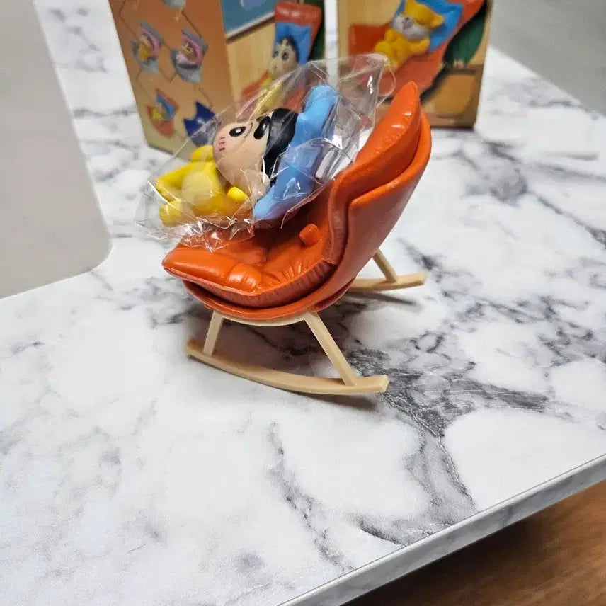 [BUNJANG] Crayon Shin-chan Rocking Chair Figure / 짱구 흔들의자 피규어 새상품