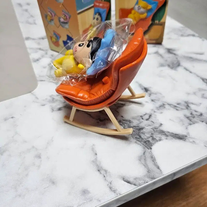 [BUNJANG] Crayon Shin-chan Rocking Chair Figure / 짱구 흔들의자 피규어 새상품