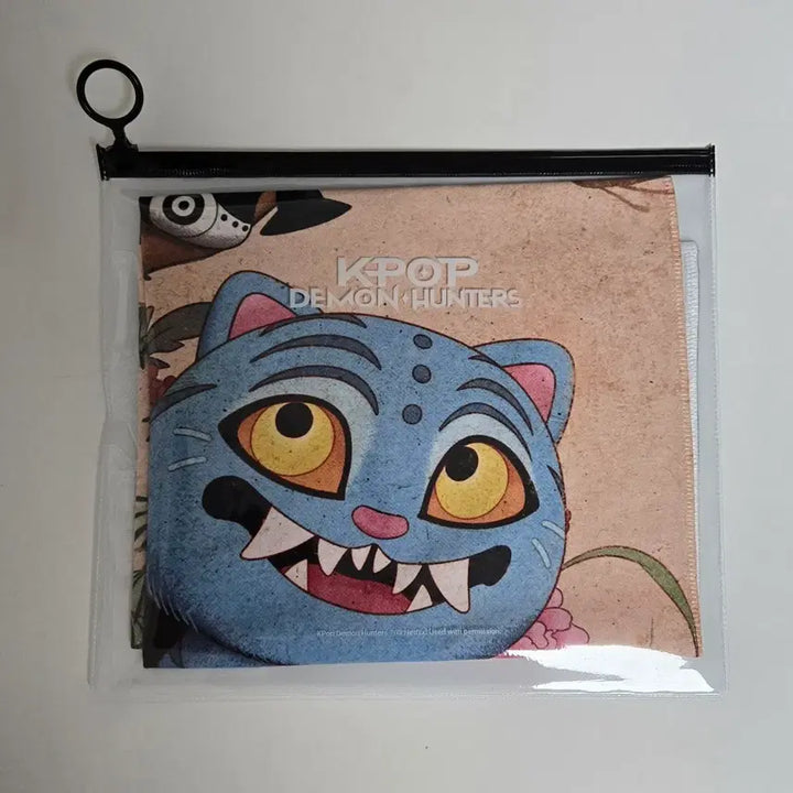 [BUNJANG] KeDaHun The PI Fabric Poster / 케데헌 더피 호작도 패브릭포스터