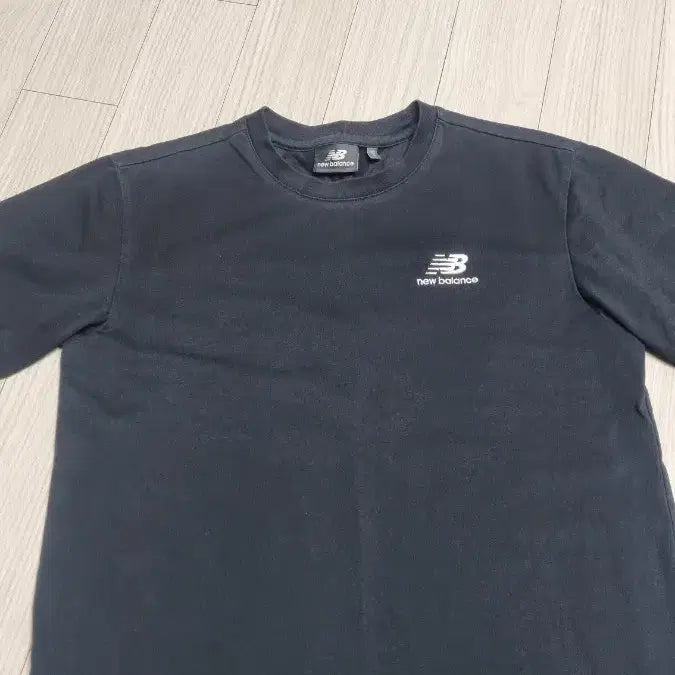 [BUNJANG] New Balance Black Short Sleeve T-Shirt / [정품] 뉴발란스 블랙 반팔 티셔츠