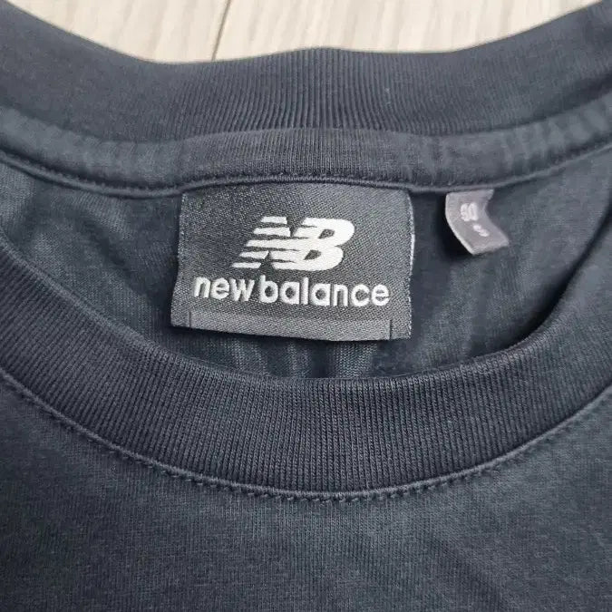 [BUNJANG] New Balance Black Short Sleeve T-Shirt / [정품] 뉴발란스 블랙 반팔 티셔츠