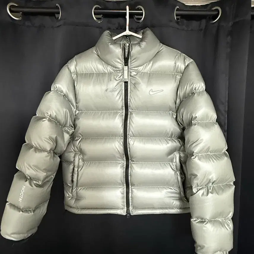 [BUNJANG] Nike x Drake NOCTA Sunset Puffer Jacket Mica Green Cyber L / [A급] 나이키 x 드레이크 녹타 선셋 퍼퍼 자켓 미카 그린 사이버 L(