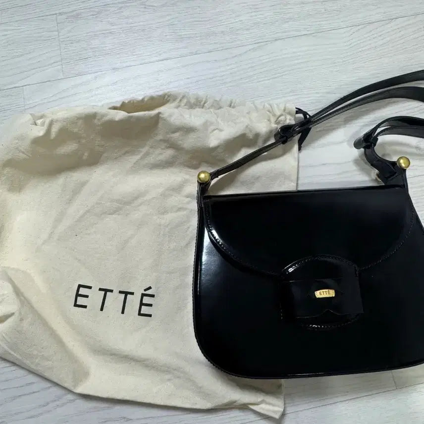 [BUNJANG] Ette Penny Saddle Bag / ette 에테 페니 새들백
