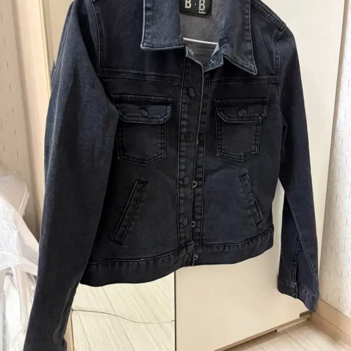 [BUNJANG] Anyone More Black Denim Short Jacket / 에이블리 애니원모어 블랙 데님 숏 청자켓
