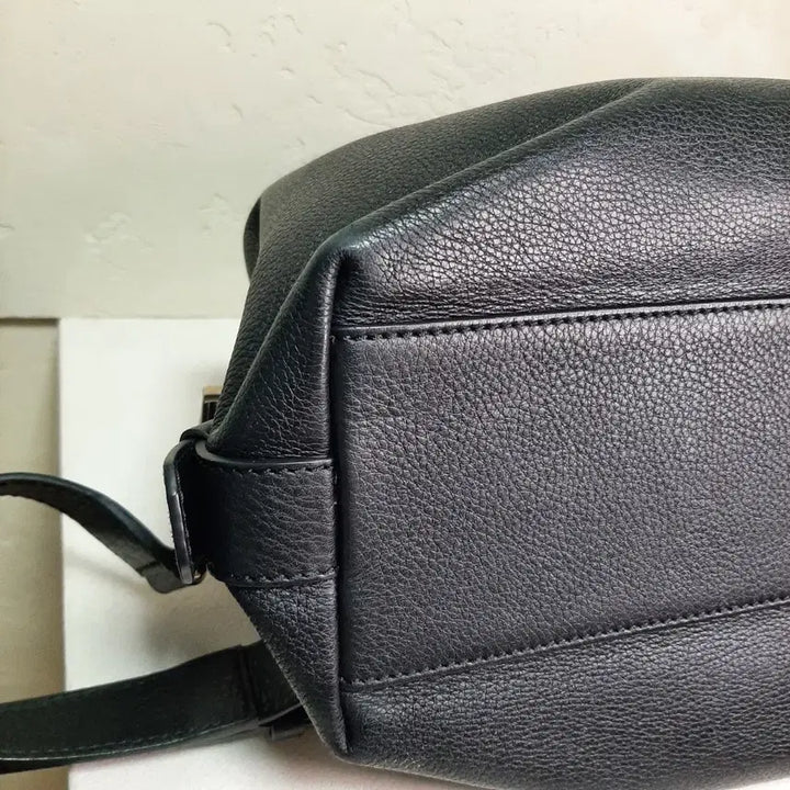 [BUNJANG] Givenchy Nightingale Small Tote Bag + Shoulder Strap / S급)지방시 나이팅게일 스몰 토트백+숄더스트랩