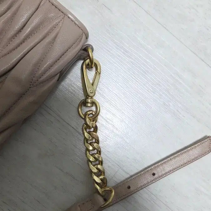 [BUNJANG] Miu Miu Matelassé Shoulder Bag Pink / (정품)미우미우 마테라쎄 숄더백 핑크