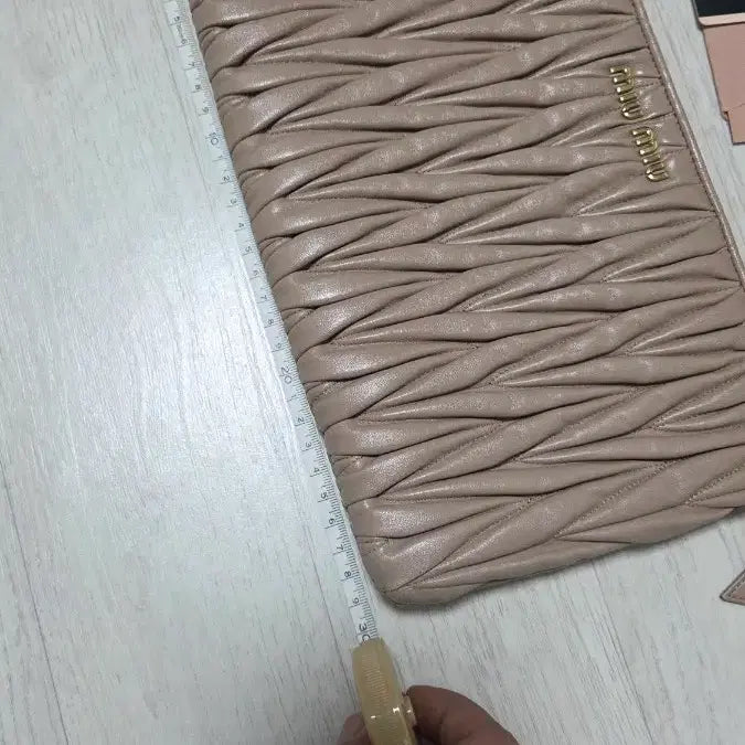 [BUNJANG] Miu Miu Matelassé Shoulder Bag Pink / (정품)미우미우 마테라쎄 숄더백 핑크