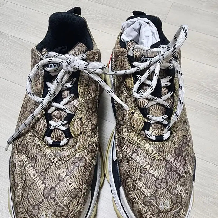 [BUNJANG] Gucci x Balenciaga Triple S Sneakers / 구찌x발렌시아가 트리플S 스니커즈 43사이즈 (280)