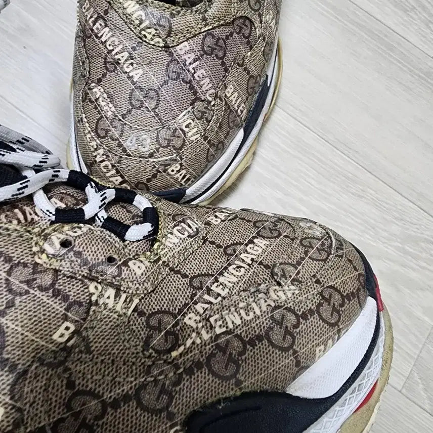 [BUNJANG] Gucci x Balenciaga Triple S Sneakers / 구찌x발렌시아가 트리플S 스니커즈 43사이즈 (280)