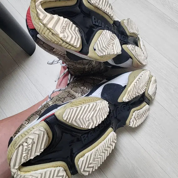 [BUNJANG] Gucci x Balenciaga Triple S Sneakers / 구찌x발렌시아가 트리플S 스니커즈 43사이즈 (280)